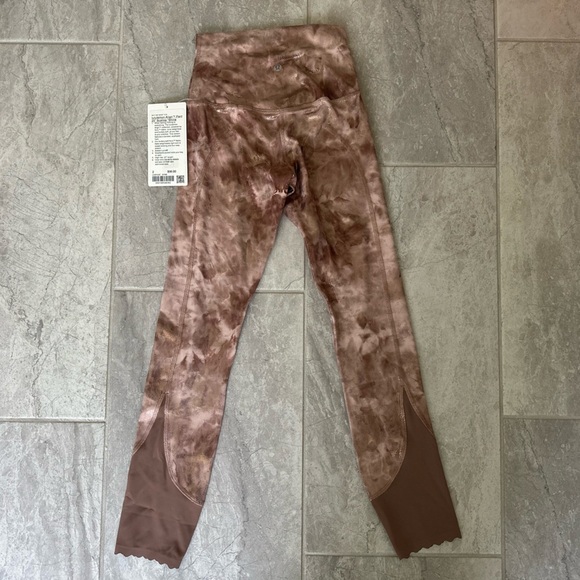 lululemon rare Align Pant 25” Scallop Shine Leggings - Picture 2 of 4